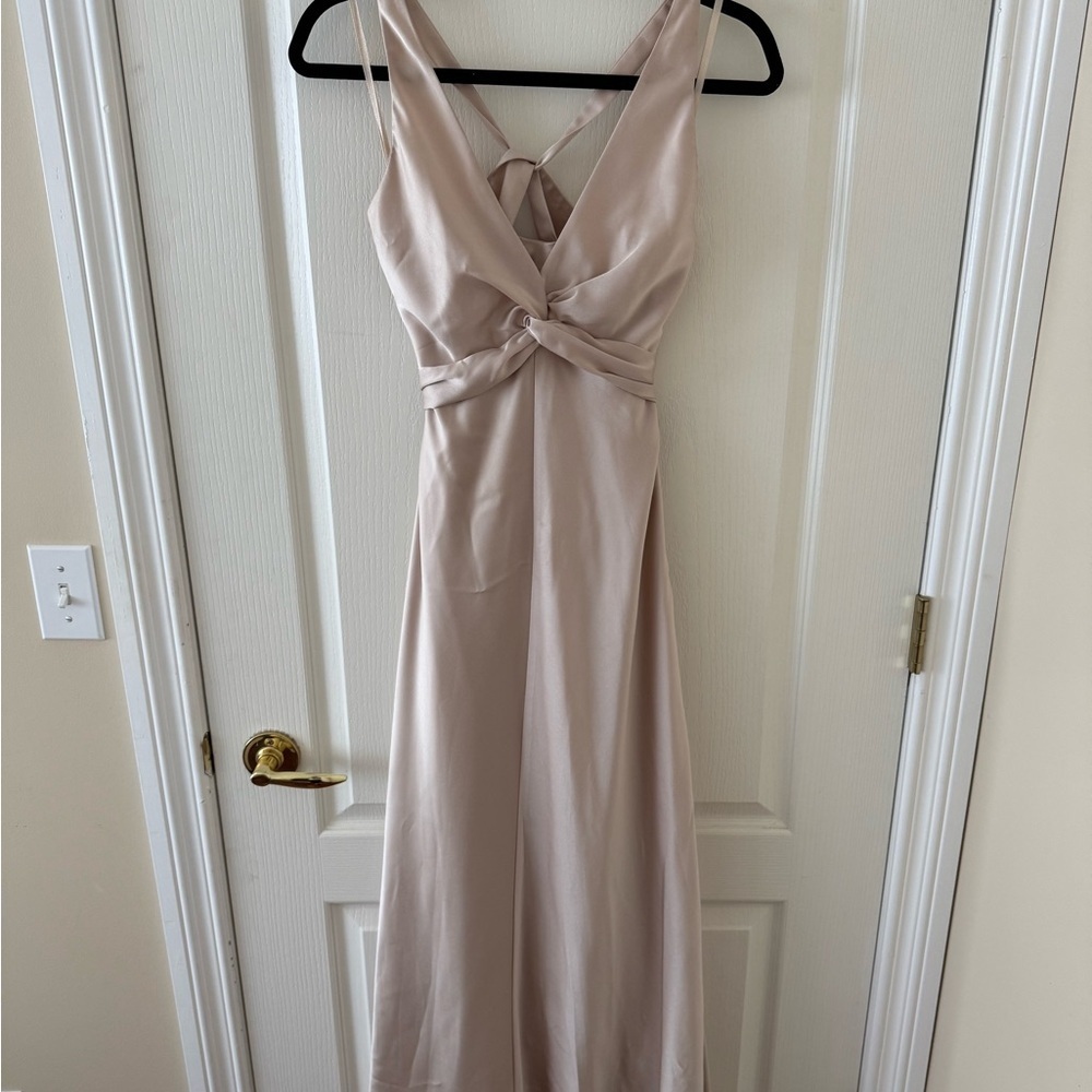 BCBG MaxAzria | Elegant satin floor length champagne maxi dress size 4